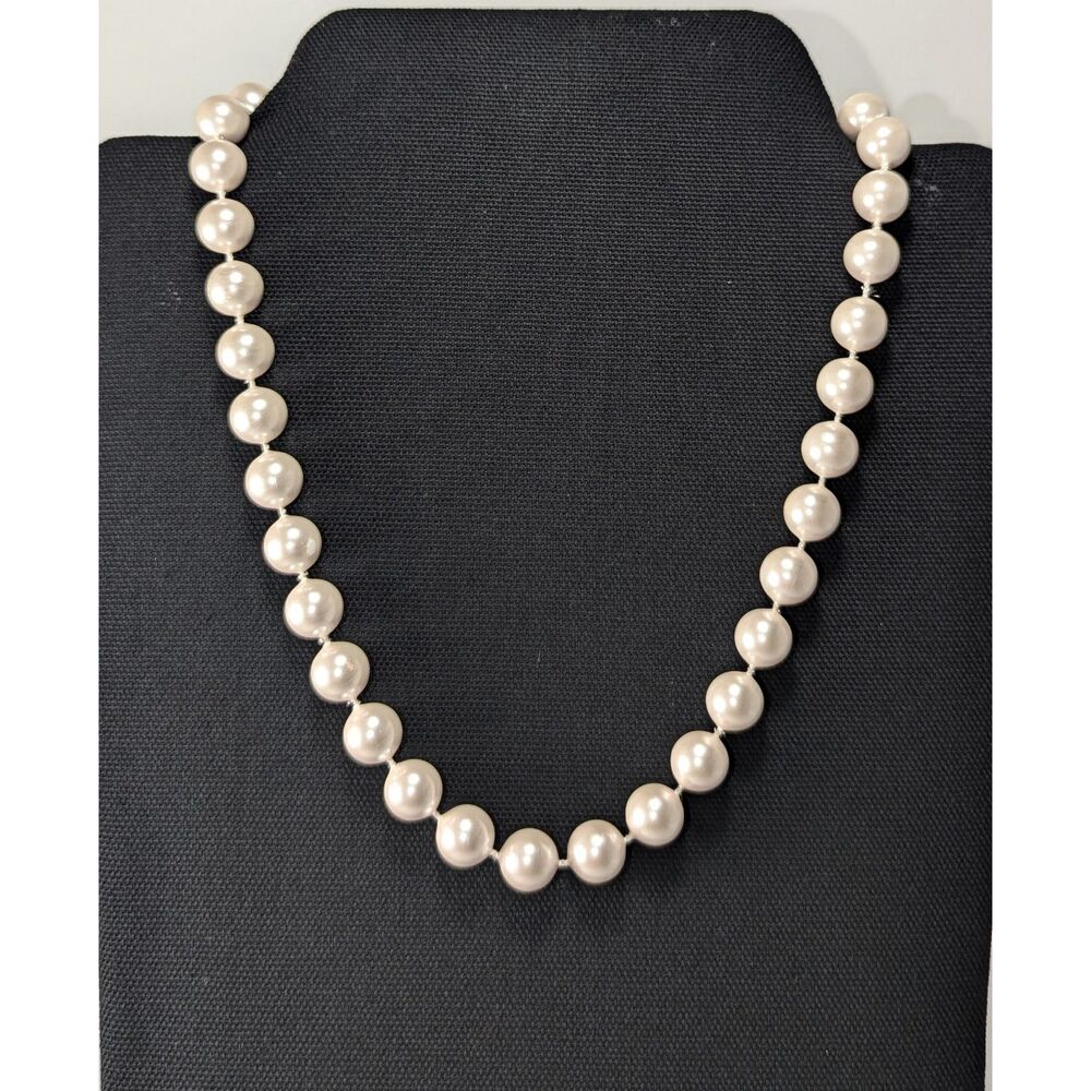 Elegant Pearl Necklace